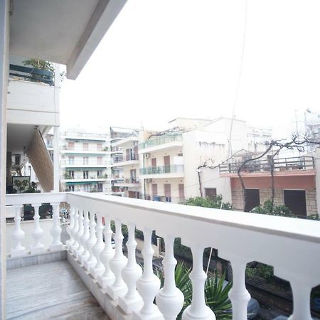 Explore Greece From Near The Sea Apartment Chalkís Exterior foto
