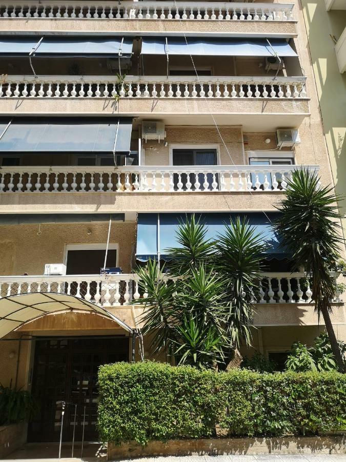 Explore Greece From Near The Sea Apartment Chalkís Exterior foto